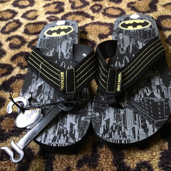 Batmam Men\'s Graphic Flip Flops Sandals Shoes Size XL 13/14 Multi-Color